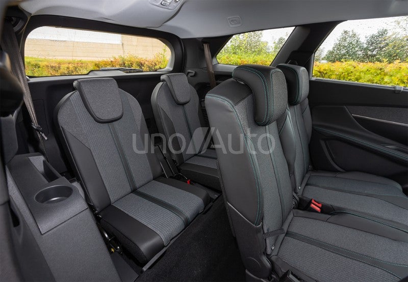 PEUGEOT 5008 SUV