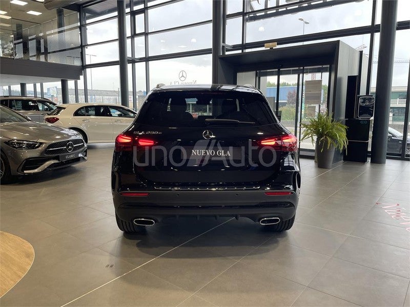 CLASE GLA 250 e con tecnología híbrida EQ