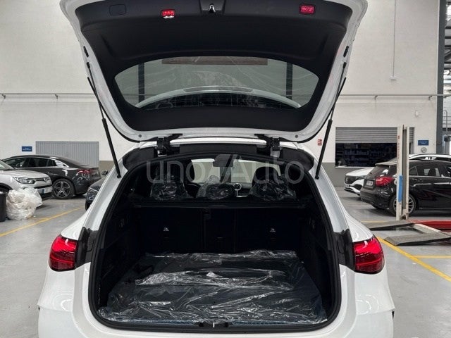 CLASE GLC 300 e 4MATIC con tecnología híbrida EQ