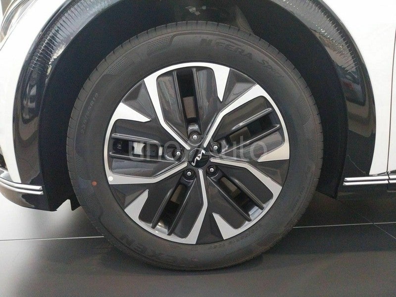 Plus Edition 774kWh 168kW RWD Long R