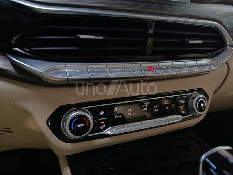 T77 1.5 Premium DCT