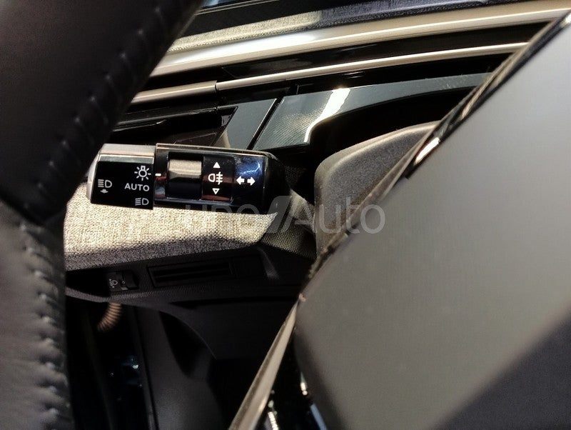 3008 Hybrid Allure Exclusive eDCS6 145