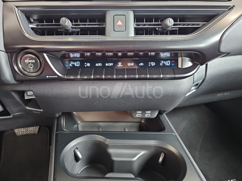 UX 300e e-UX+