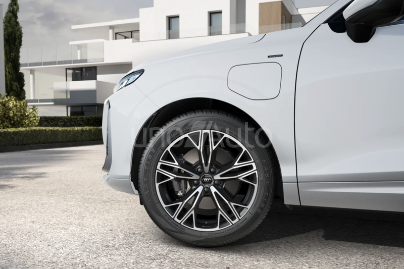 Q3 e-hybrid S Line S tronic 200kW