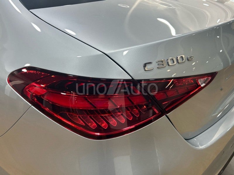 300 e con tecnología híbrida EQ