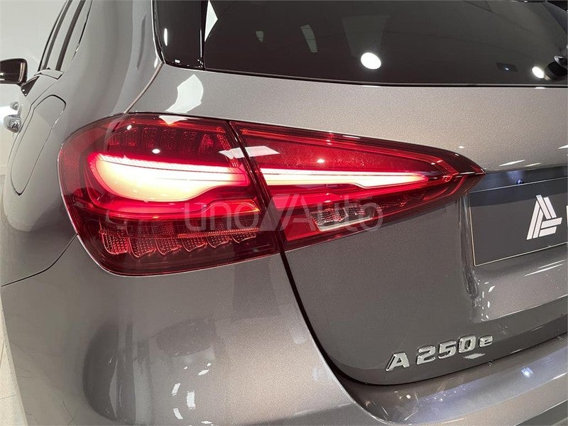 CLASE A 250 e con tecnología híbrida EQ