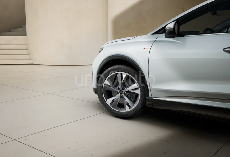 Q4 e-tron 45 Genuine edition 210kW 82KWh