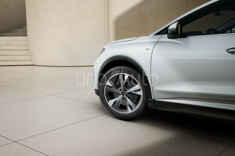 Q4 e-tron 45 Genuine edition 210kW 82KWh