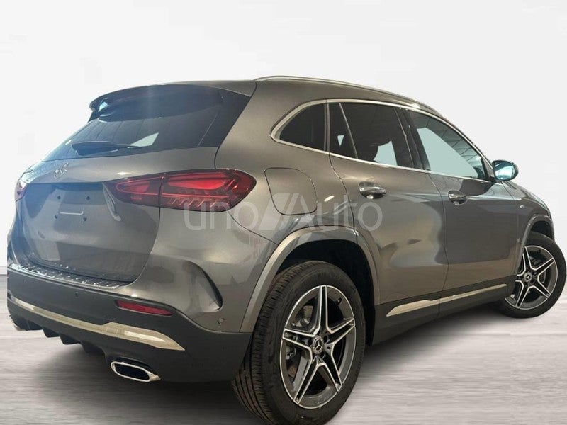 CLASE GLA 250 e con tecnología híbrida EQ