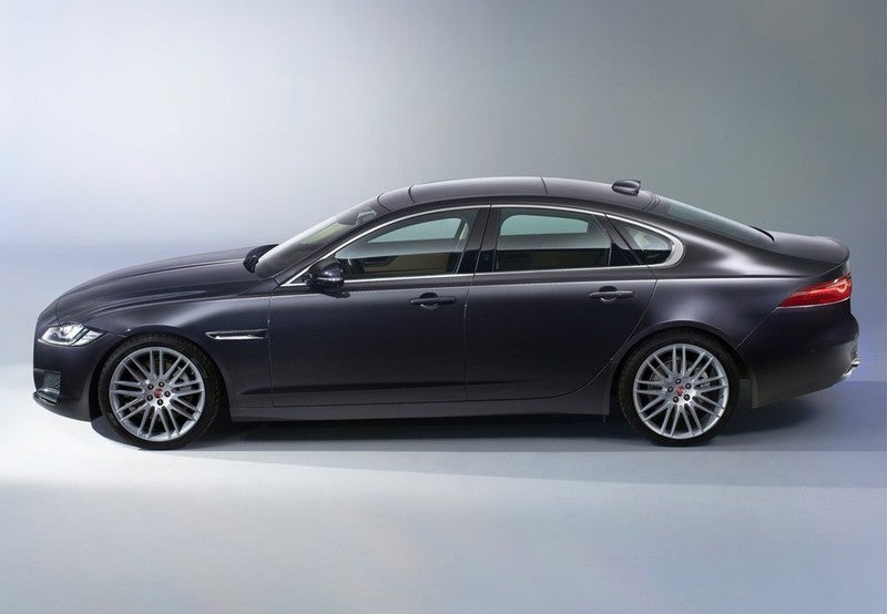 XF 2.0i4D Prestige AWD Aut. 180