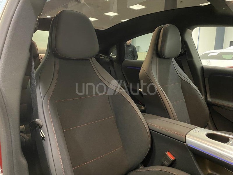 CLASE CLA 180 con tecnología híbrida