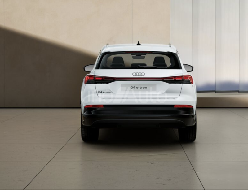 Q4 e-tron performance Advanced 210kW 82KWh