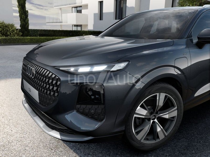 Q3 e-hybrid Progressive S tronic 200kW