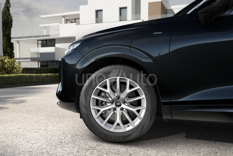 Q3 Sportback e-hybrid Business S tronic 200kW
