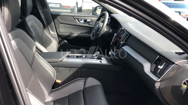 V60 2.0 B4 D PLUS DARK AUTO 197 5P