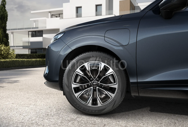 Q3 e-hybrid Advanced S tronic 200kW