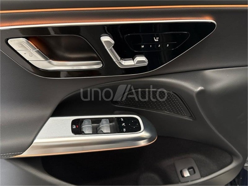 CLASE E 300 de berlina con tecnología híbrida EQ
