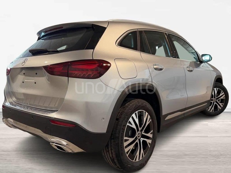 CLASE GLA 250 e con tecnología híbrida EQ