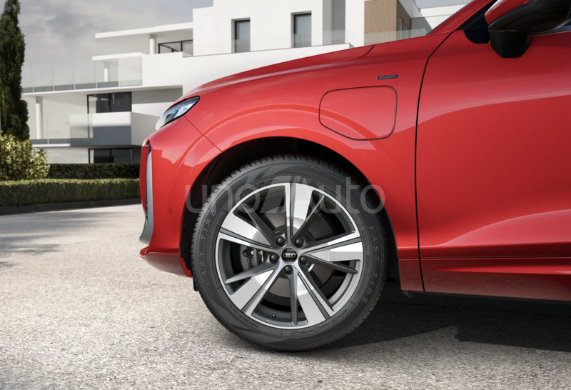 Q3 e-hybrid S Line S tronic 200kW