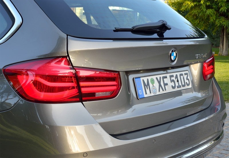 330dA Touring xDrive