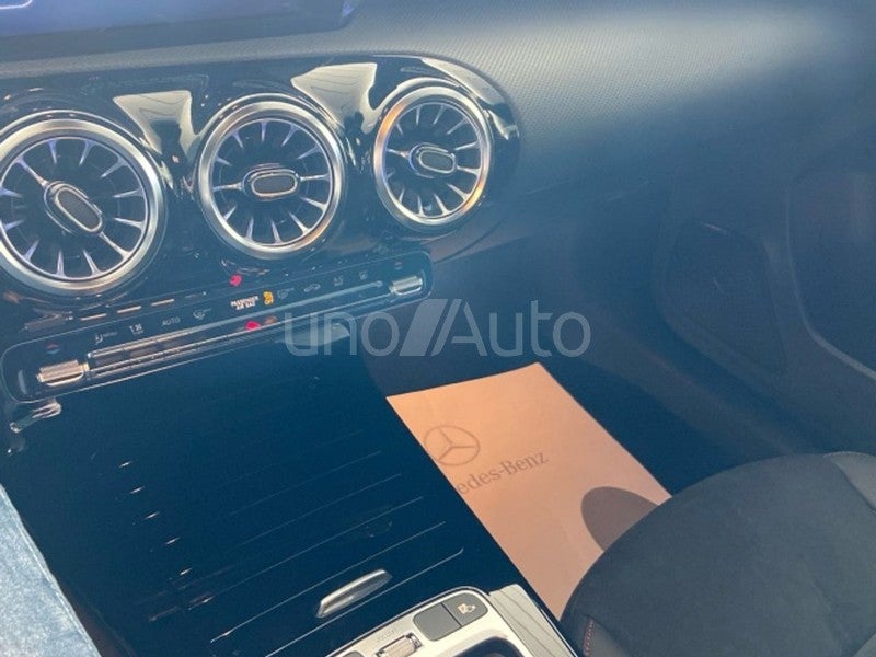 250 e Compacto con tecnología híbrida EQ