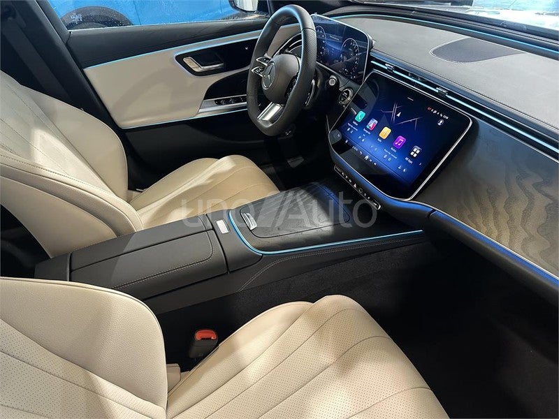 CLASE E 300 e con tecnología hibrida EQ