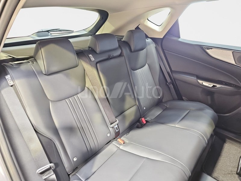 NX 450h+ Premium+ 4WD