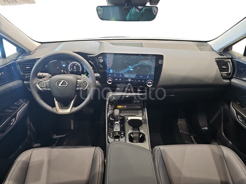 NX 450h+ Premium+ 4WD