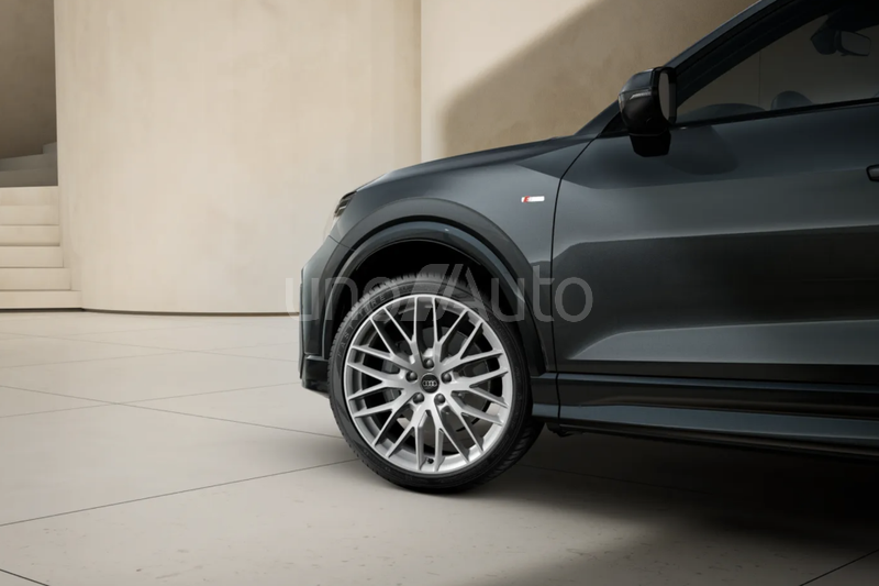 Q2 35 TFSI Adrenalin 110kW