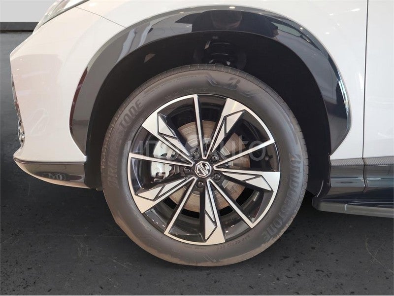 1.5T PLUG IN HYBRID LUXURY