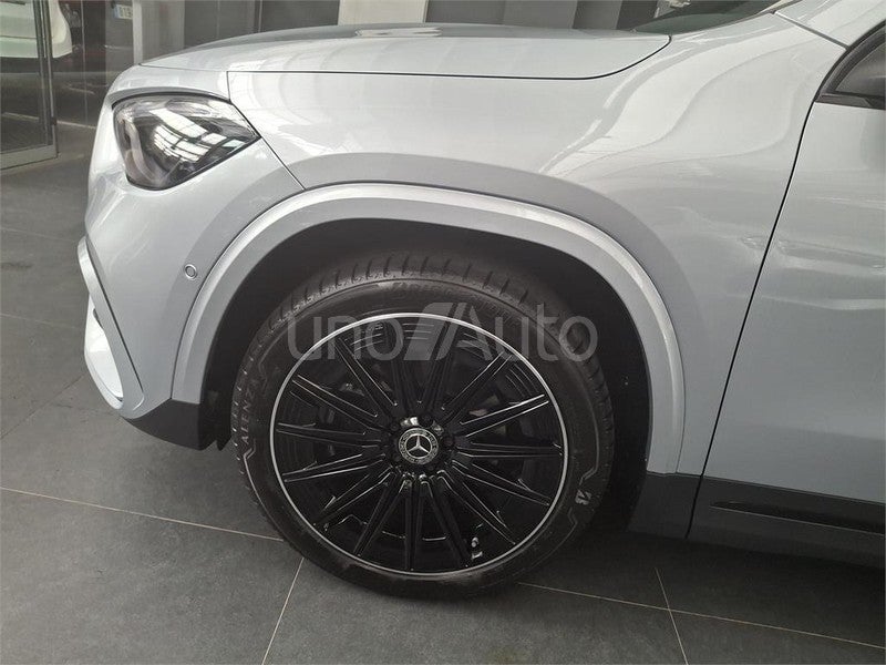 CLASE GLA 250 e con tecnología híbrida EQ