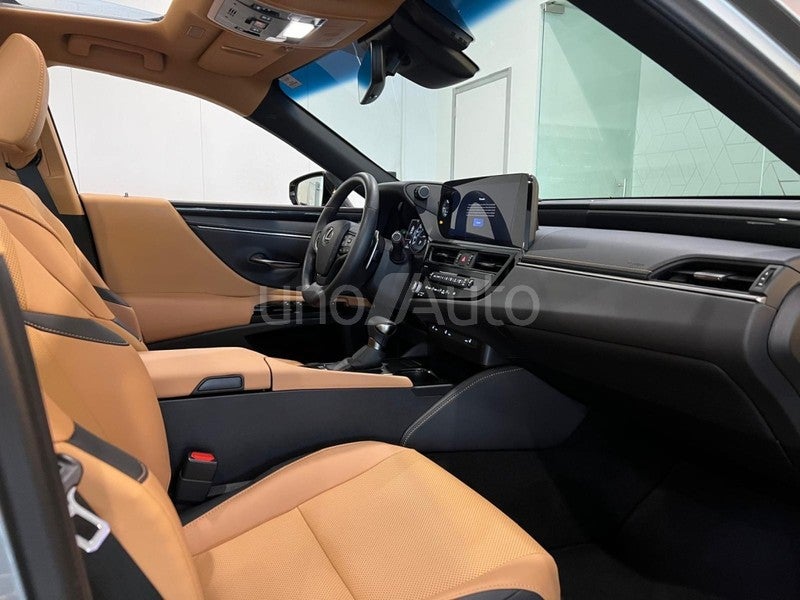 ES 300h Premium