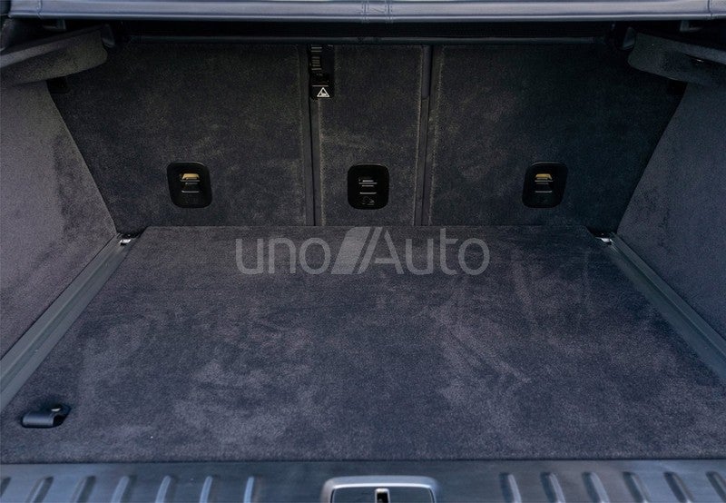 DBX 4.0 AWD Aut.