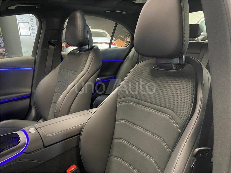 CLASE E 300 e con tecnología hibrida EQ