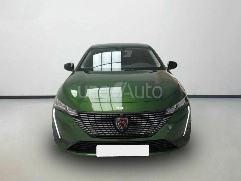 5P Allure Hybrid PHEV 180 eEAT8