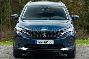 PEUGEOT 5008 SUV Eléctrico GT 157kW
