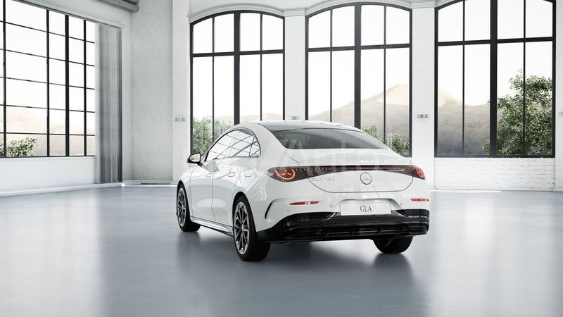 CLA CLA 180 con tecnología híbrida