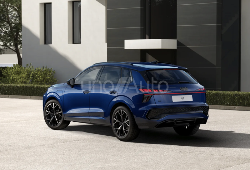 Q3 e-hybrid Black Line S tronic 200kW