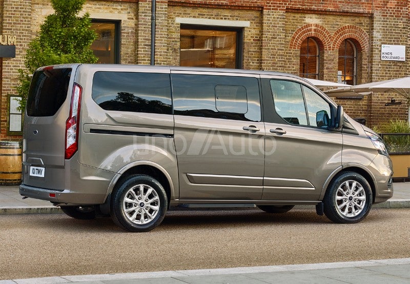 E-Tourneo Custom Sport 210kW