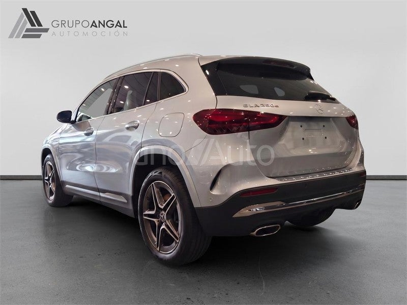 CLASE GLA 250 e con tecnología híbrida EQ