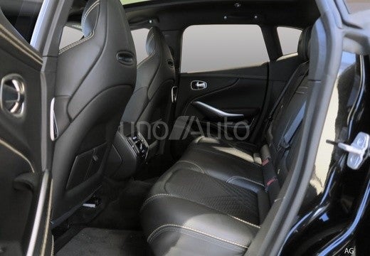DBX 4.0 AWD Aut.