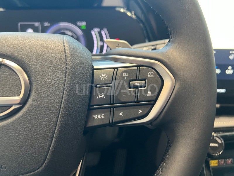 NX 450h+ Premium+ 4WD