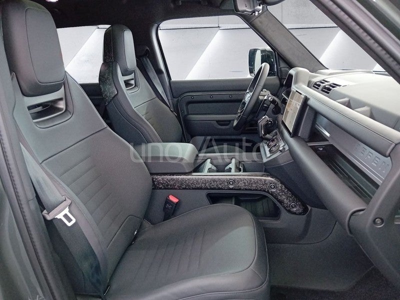 LAND-ROVER Defender 4.4 V8 635 Octa Edition One 110 Auto 4WD