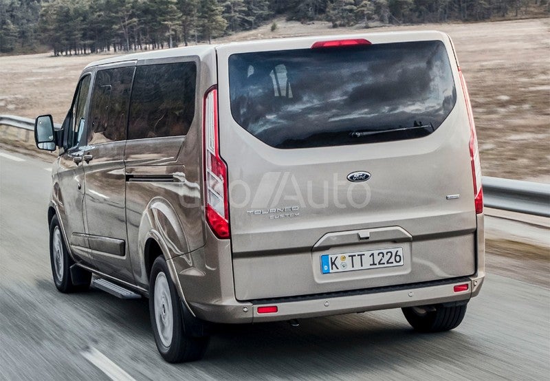 E-Tourneo Custom Sport 210kW
