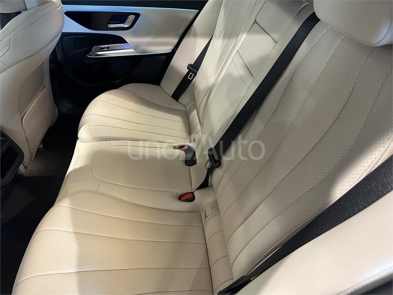 CLASE E 300 e con tecnología hibrida EQ