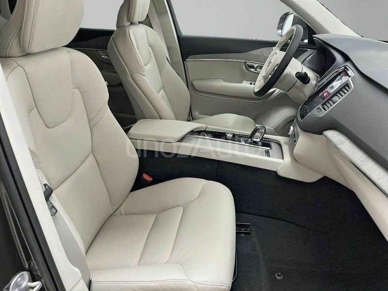 2.0 T8 AWD Core Recharge Auto