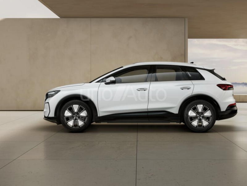 Q4 e-tron performance Advanced 210kW 82KWh