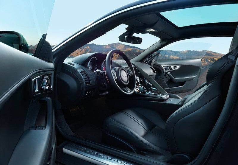 F-Type Convertible 2.0 I4 R-Dynamic Aut. 300