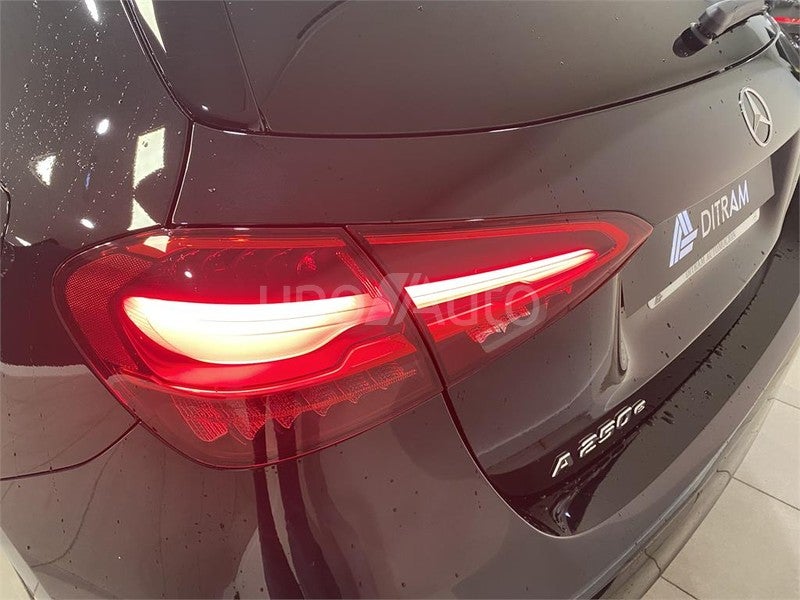 CLASE A 250 e con tecnología híbrida EQ