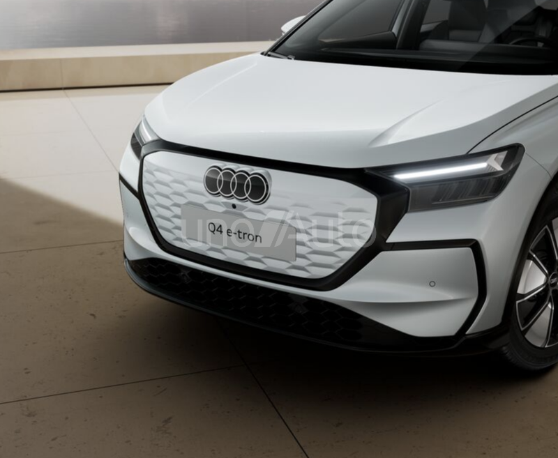 Q4 e-tron quattro Advanced 220kW 82KWh